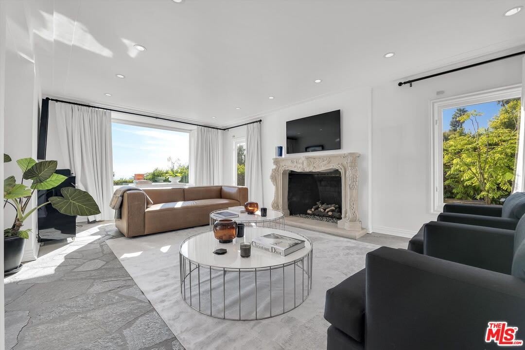 1300 Summitridge Dr – photo 2