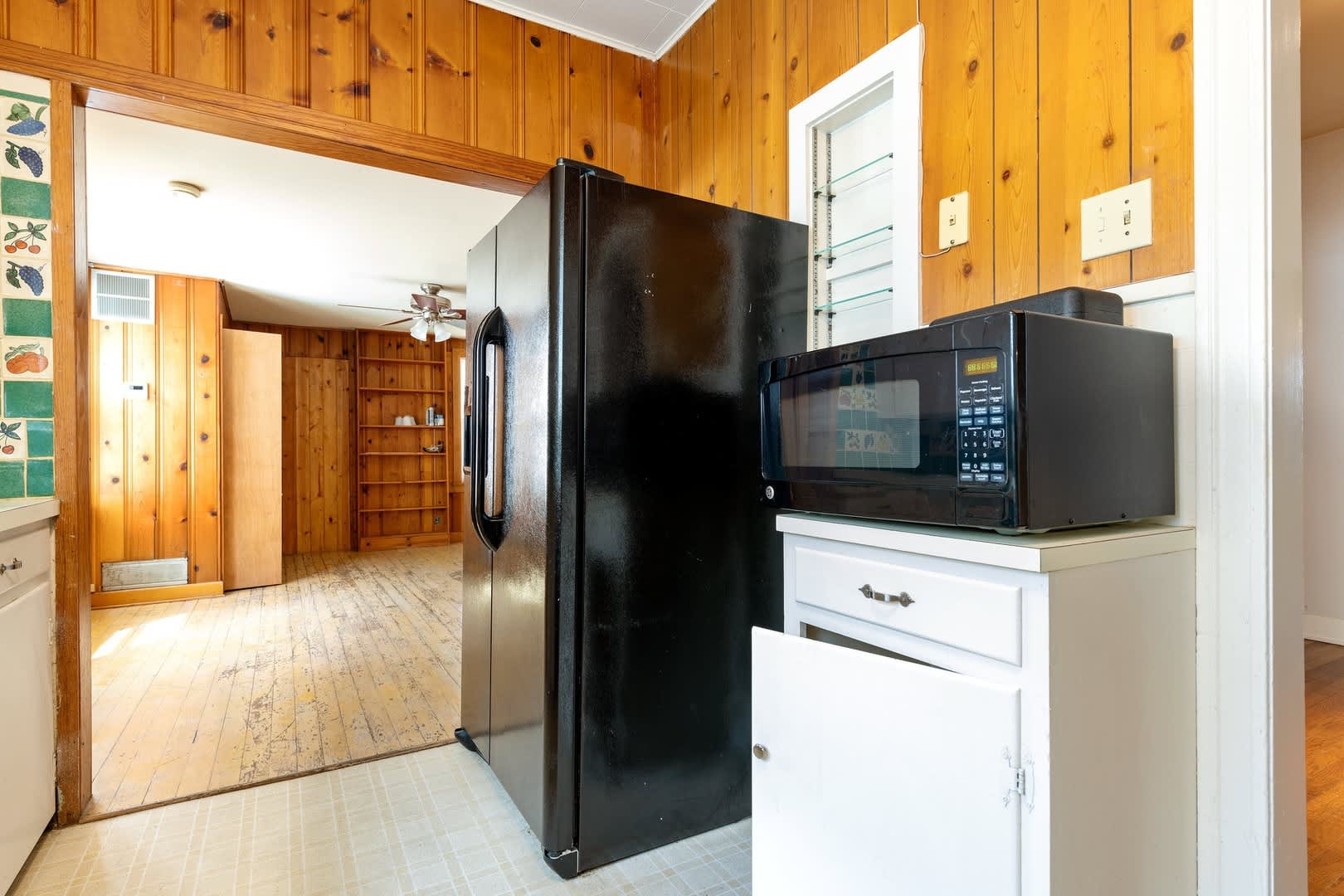 Ut Pre Lease 4 Bed 2 Bath North Campus Home Wood Floors Spacious Rooms Washer Dryer Backyard – photo 4