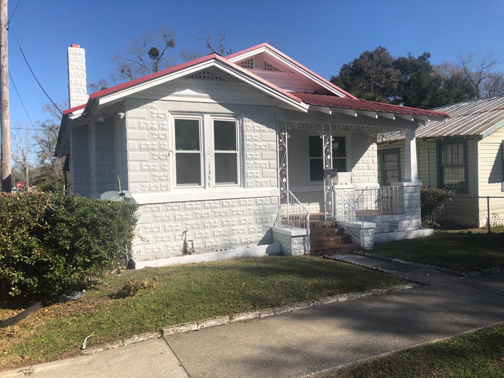 1355 Grothe St – photo 2