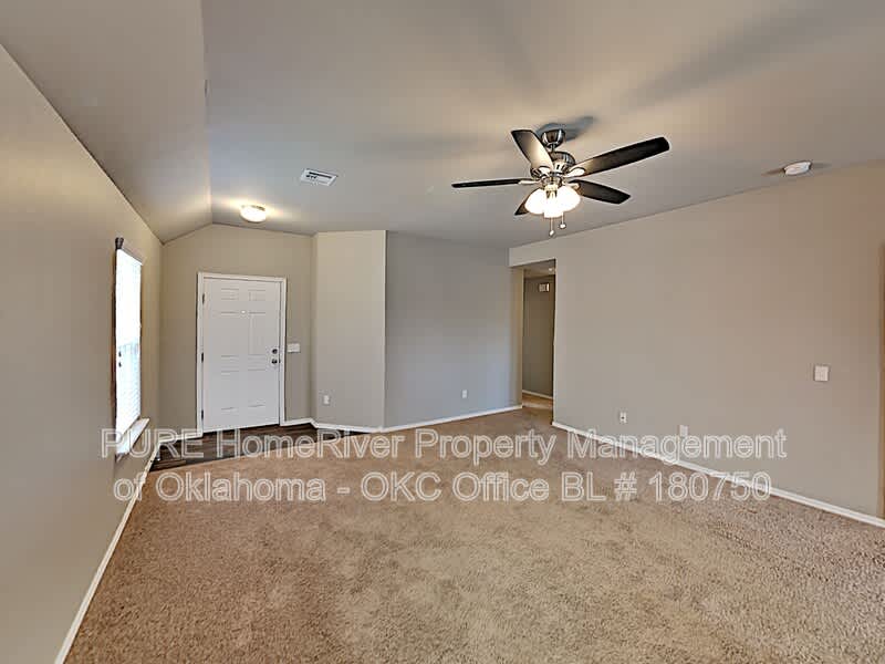 9304 NW 70th St – photo 3