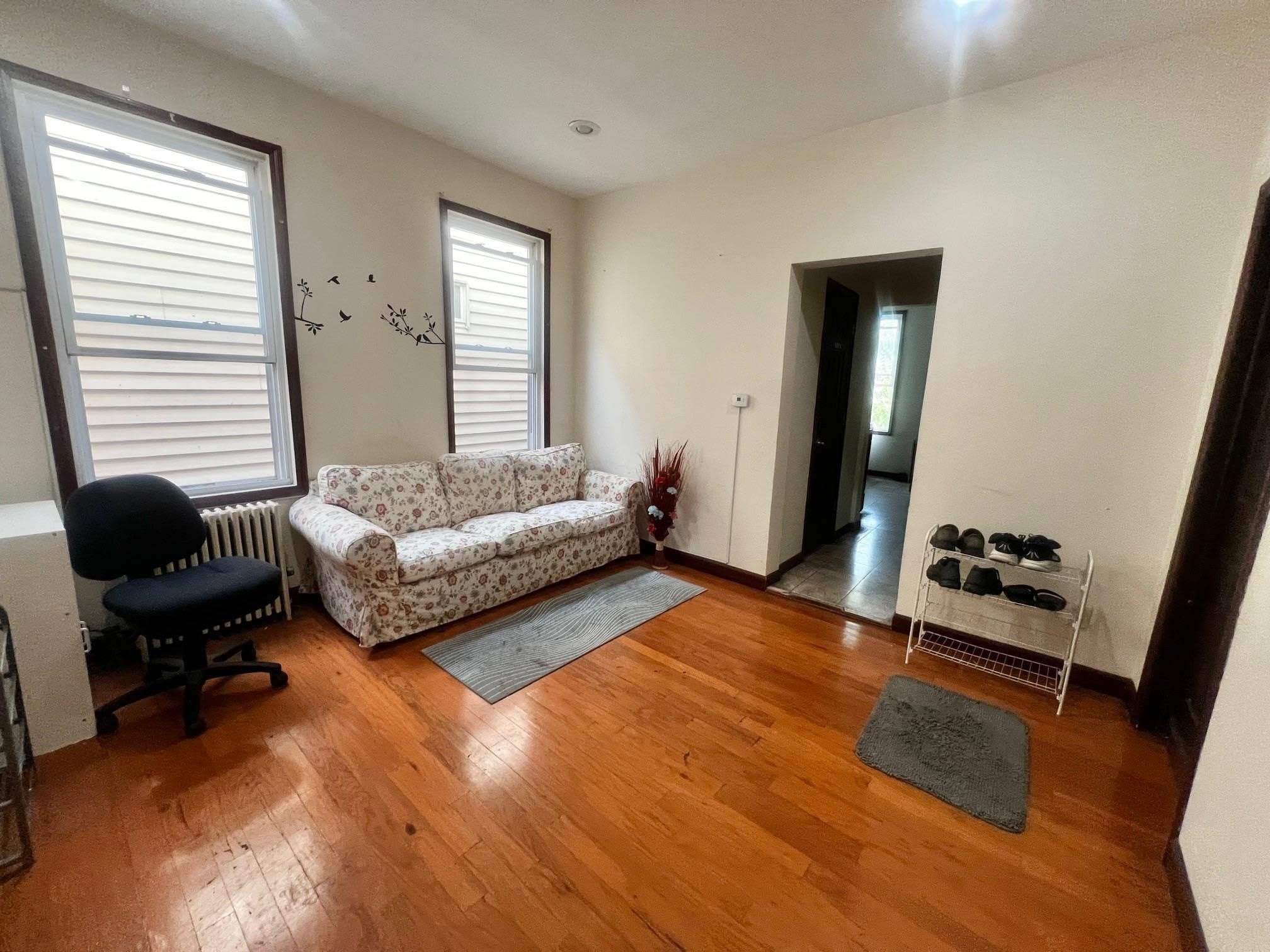 213 Beacon Ave – photo 4