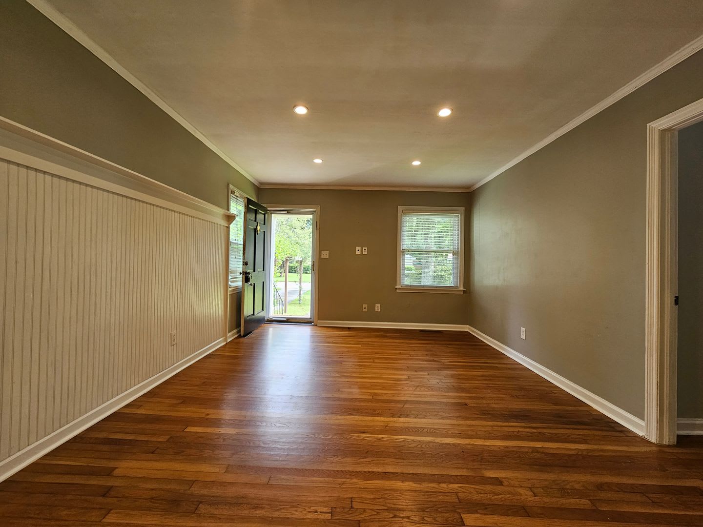 **Available Now** 303 Brandywine Rd. Savannah Ga. – photo 3
