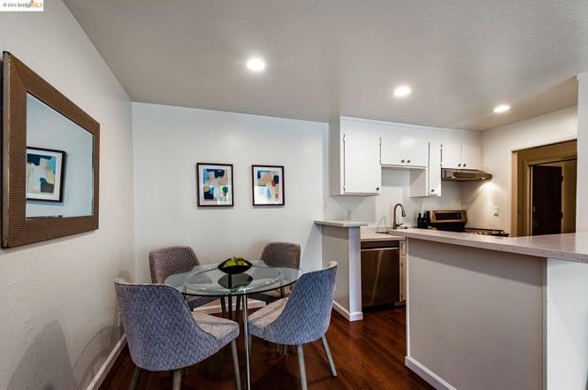 385 Jayne Ave Apt 313 – photo 4