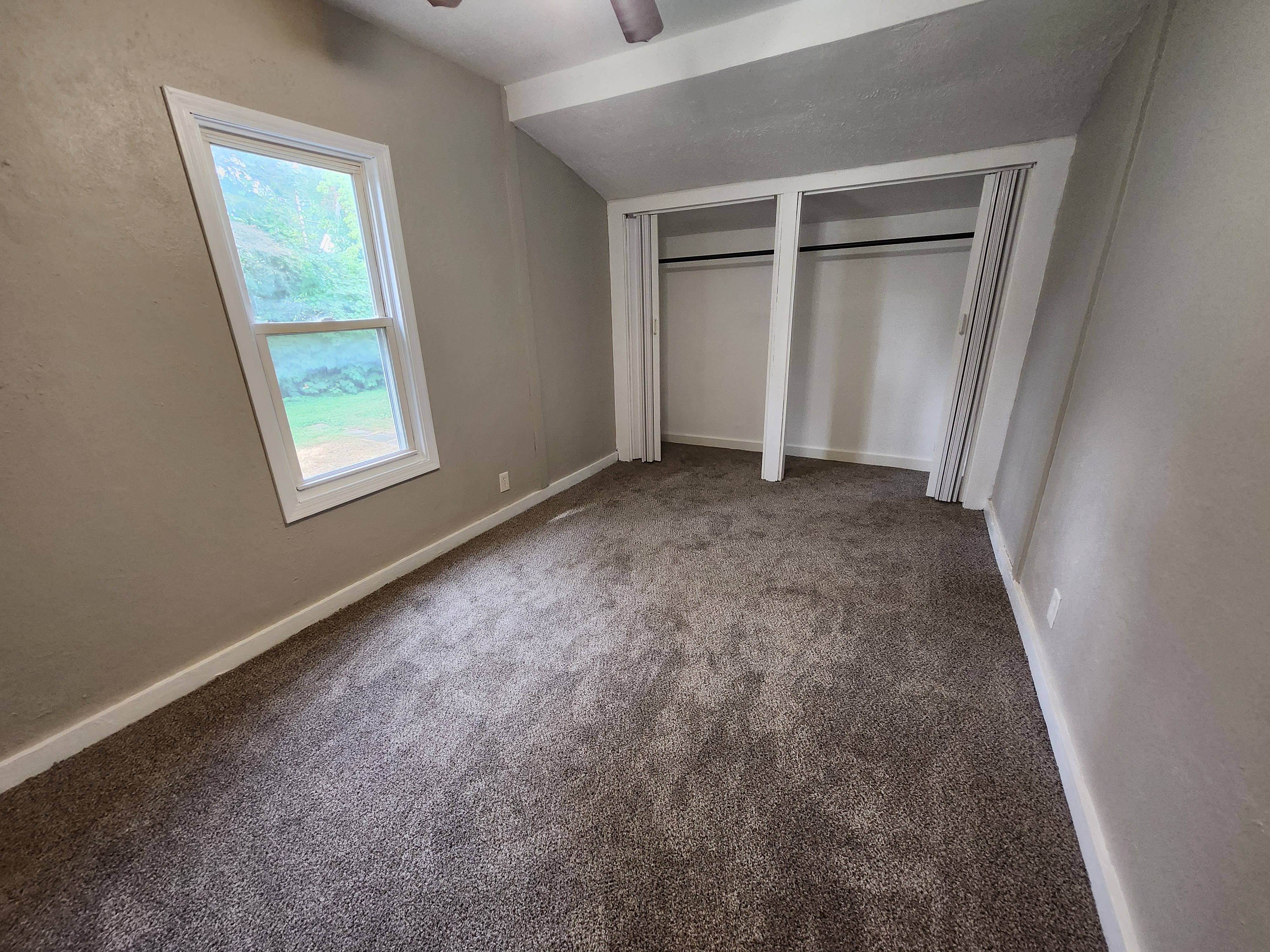 419 Lillian Ave – photo 4