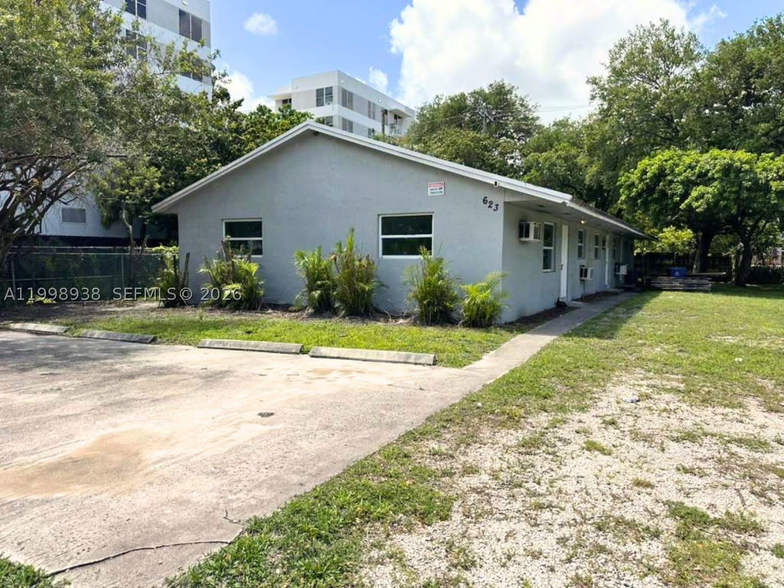 623 NW 3rd Ave – photo 1