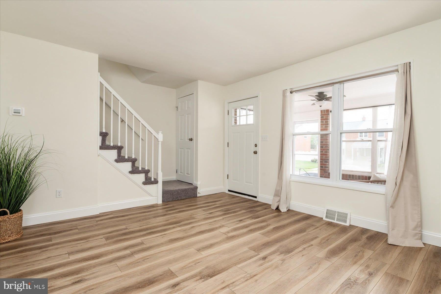 7920 CHARLESMONT Road – photo 5