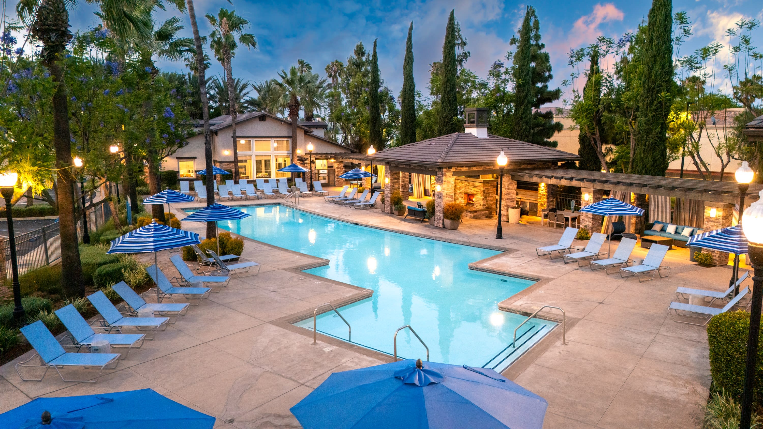 The Grove – photo 1