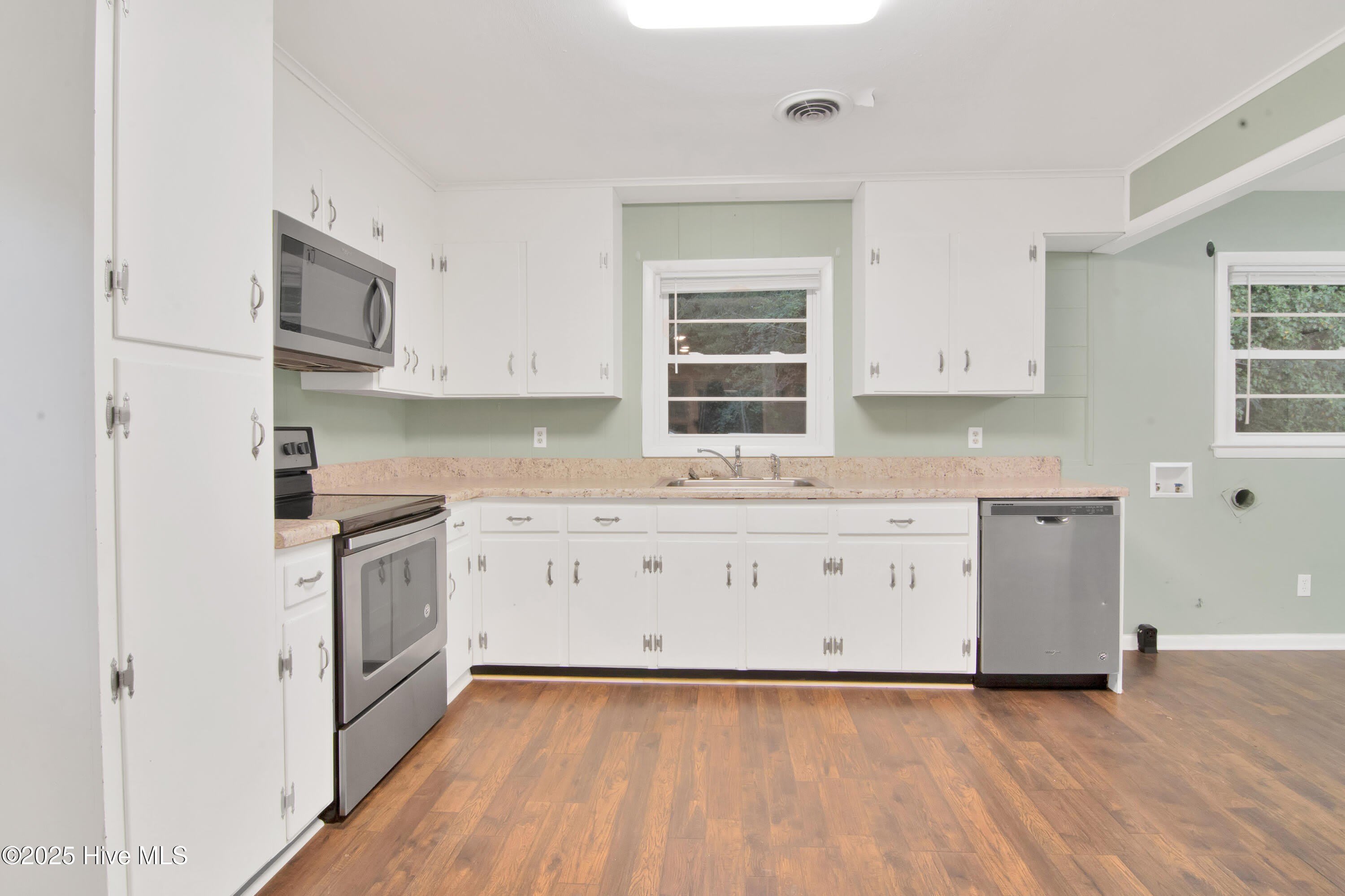 300 Long Acres Drive – photo 5