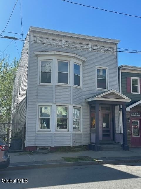 945 Broadway – photo 1