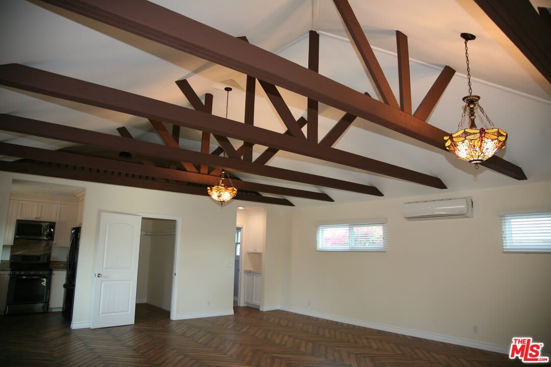 6621 Nagle Ave – photo 3