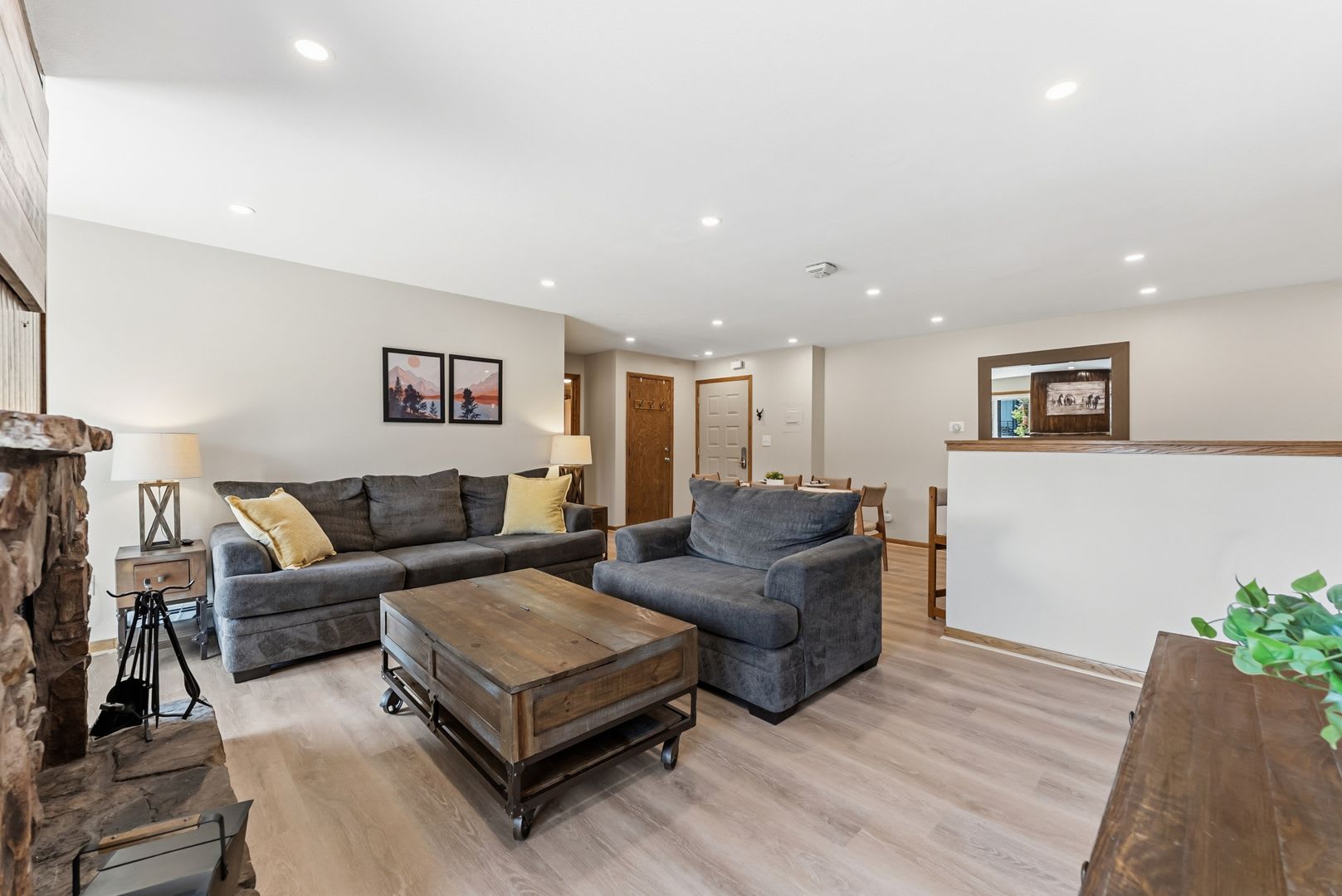 Winter Rental- Amazing Amenities, wood burning fireplace and walkout unit. – photo 2