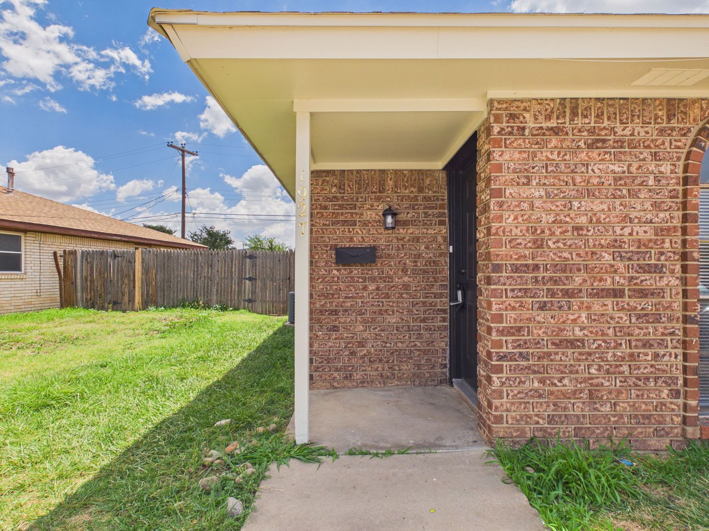 Cute 2 Bed 1 Bath You Don T Want To Miss – photo 1