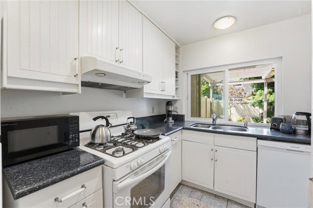 104 Oval Road – photo 4