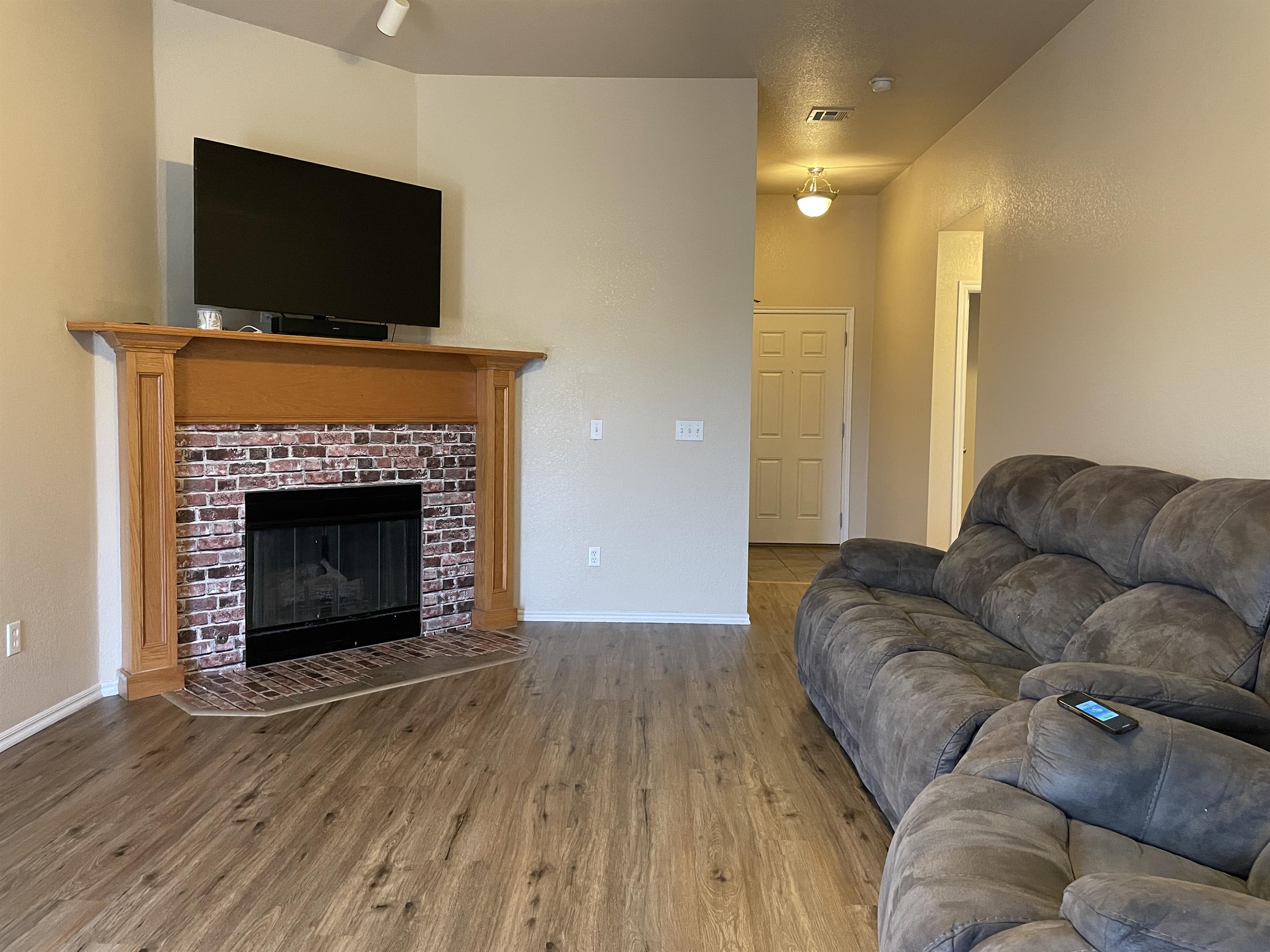 2513 Queenston Avenue – photo 2