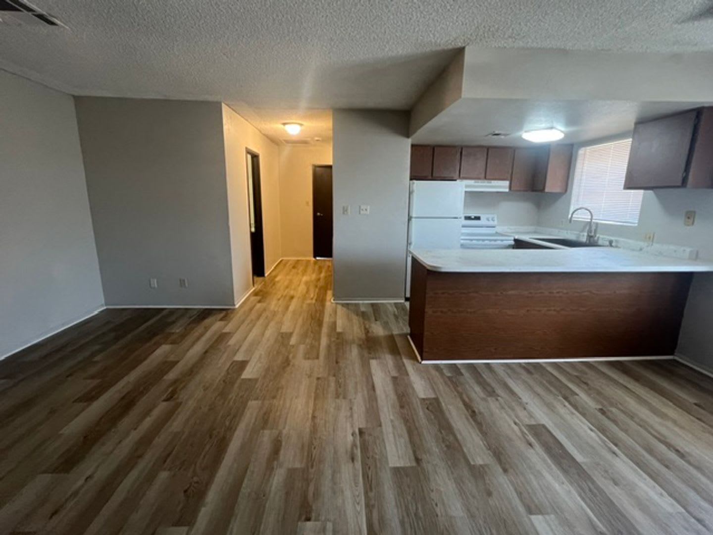 Fully Remodeled 2 Bedroom! – photo 2