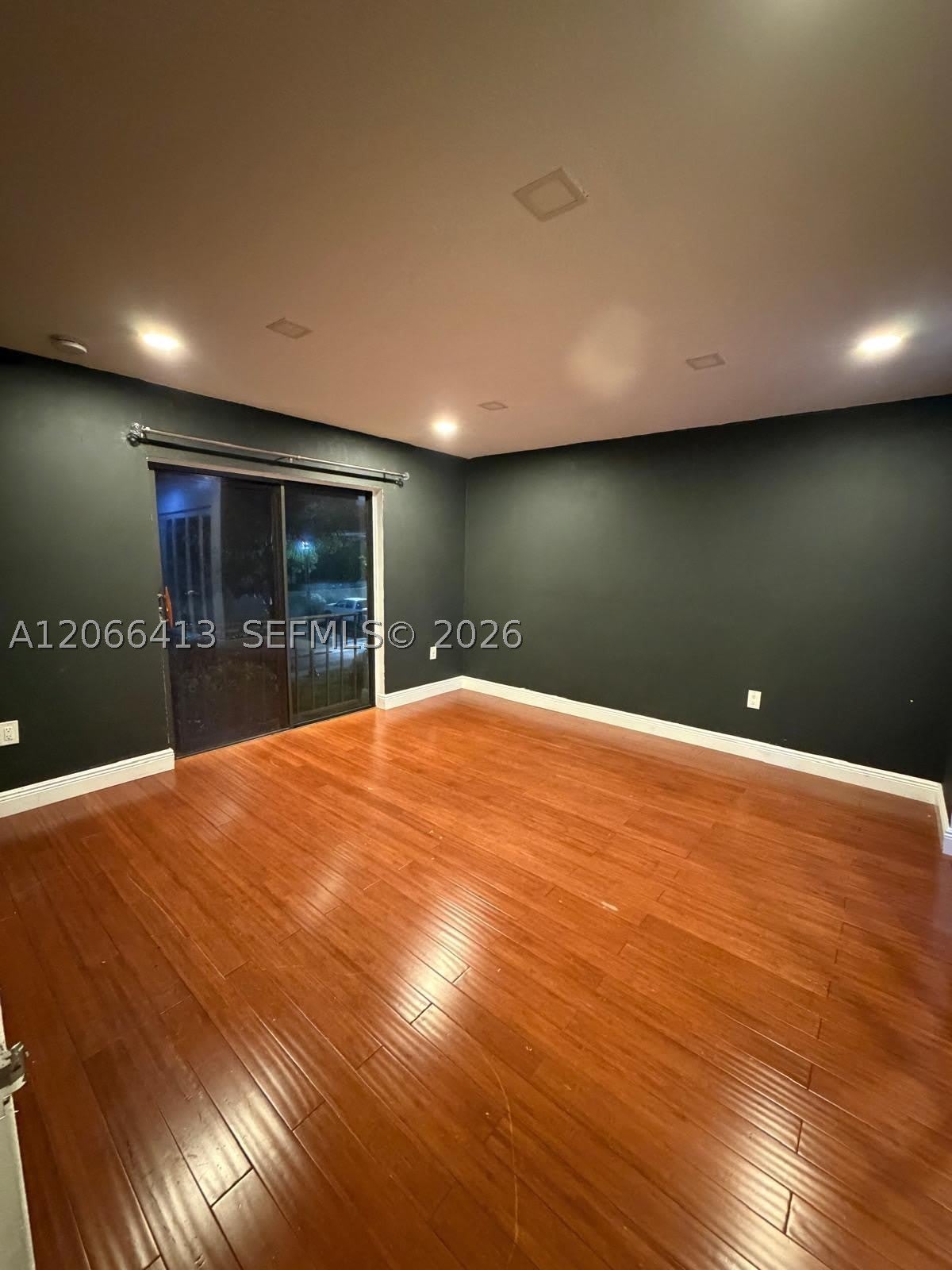5769 Washington St – photo 5