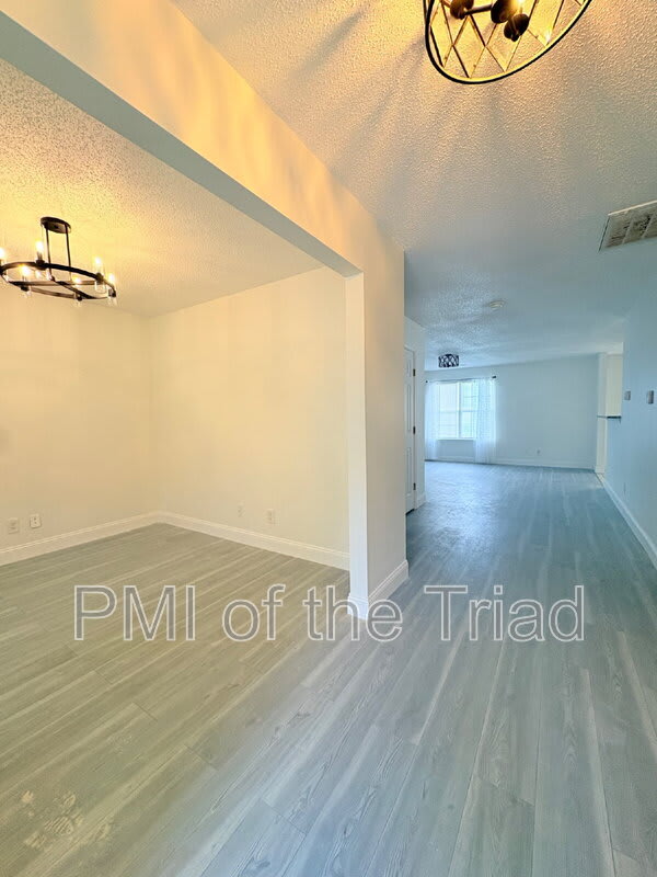 202 Kinnley Ct – photo 3