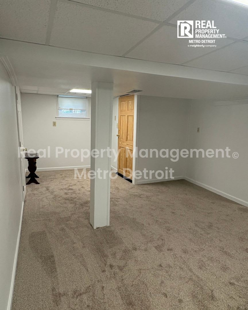 1-Bedroom Basement Apartment in Pleasant Ridge, Michigan – photo 5