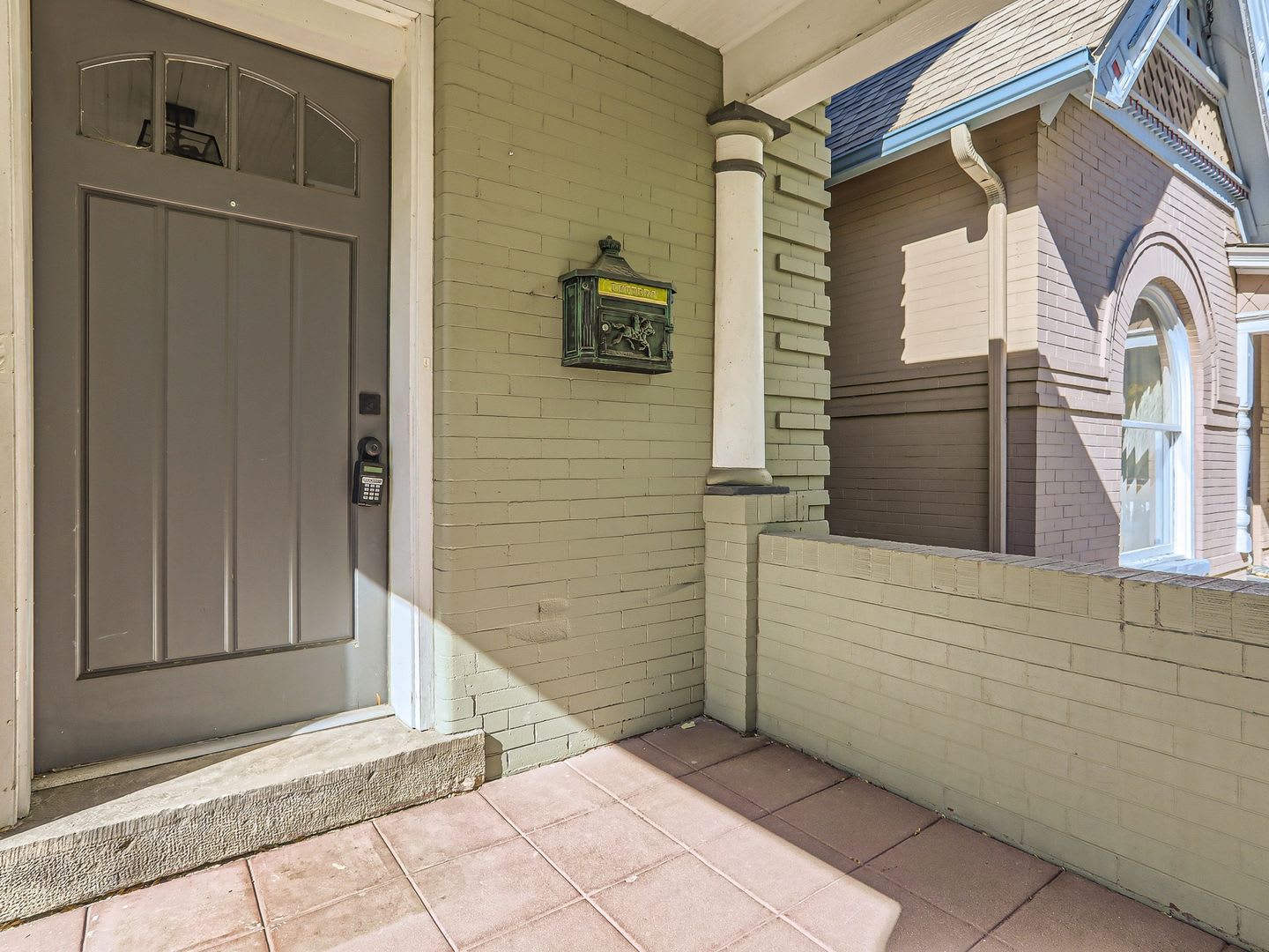 Historic Denver Charm Meets Modern Comfort – photo 2