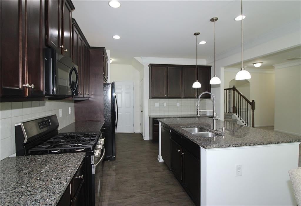 1390 Napa Valley Drive – photo 4