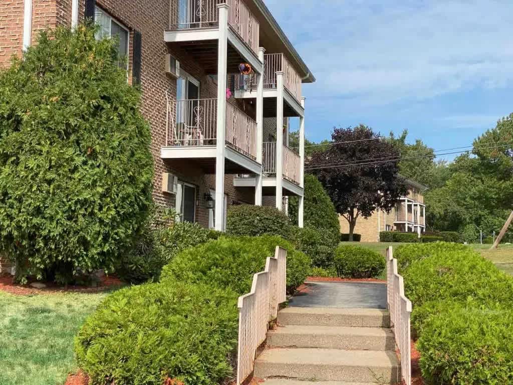 Park View Hills Condominium – photo 3