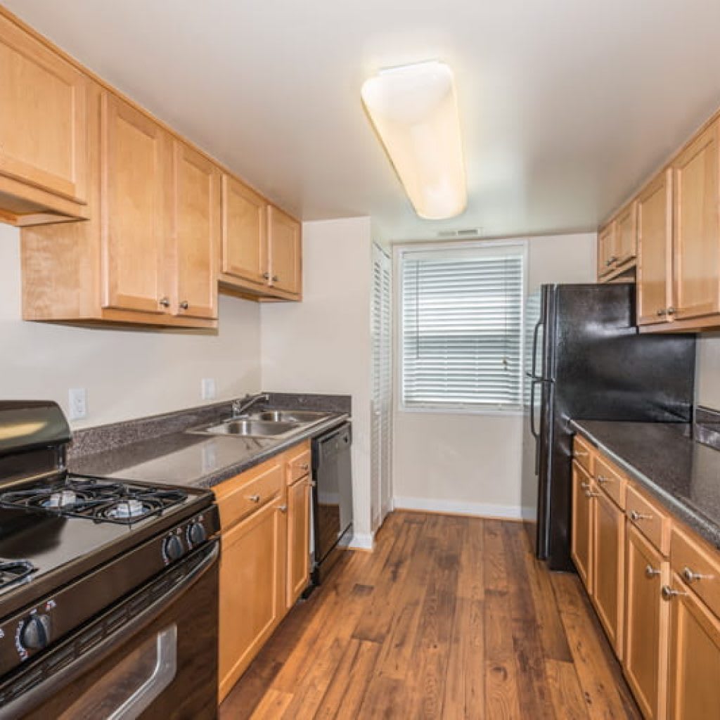 Eaton Square at Arlington Ridge – photo 2