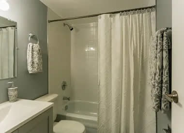 Oak Lawn Blu Apartments – photo 4