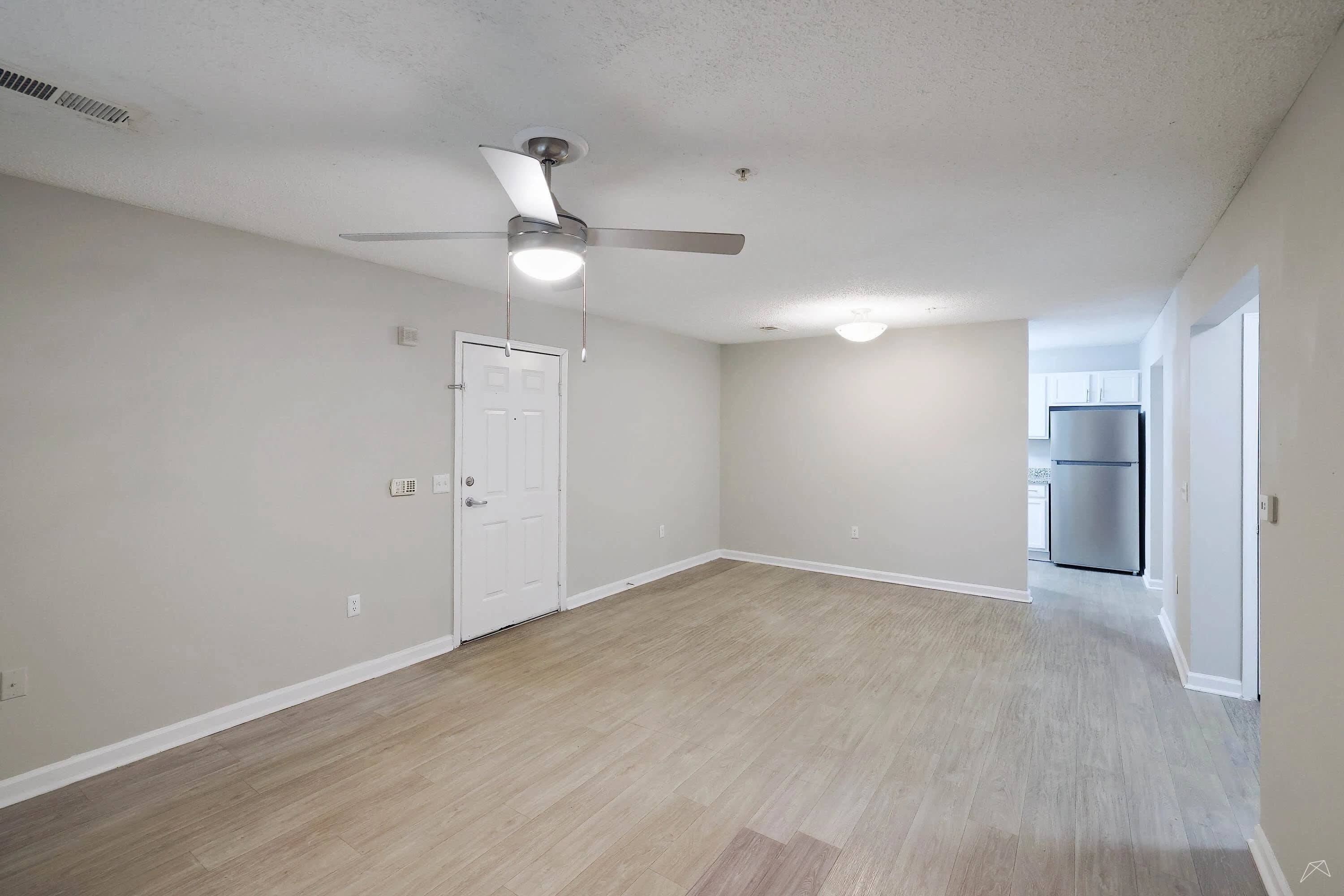 Creekside Apartments – photo 2