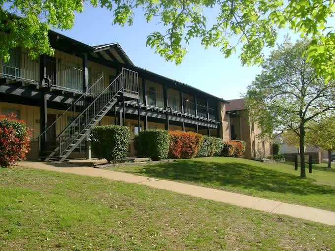 Premier Gardens Apt. – photo 1