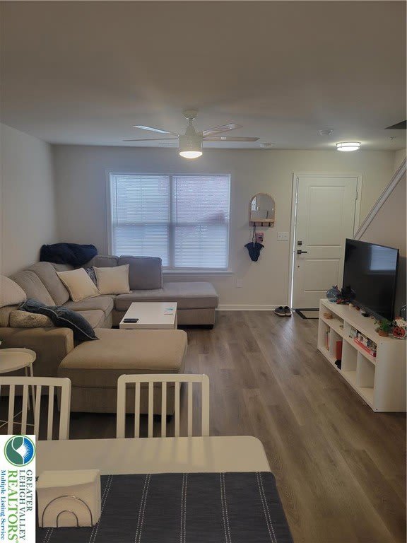 330 E Frankford Street – photo 4
