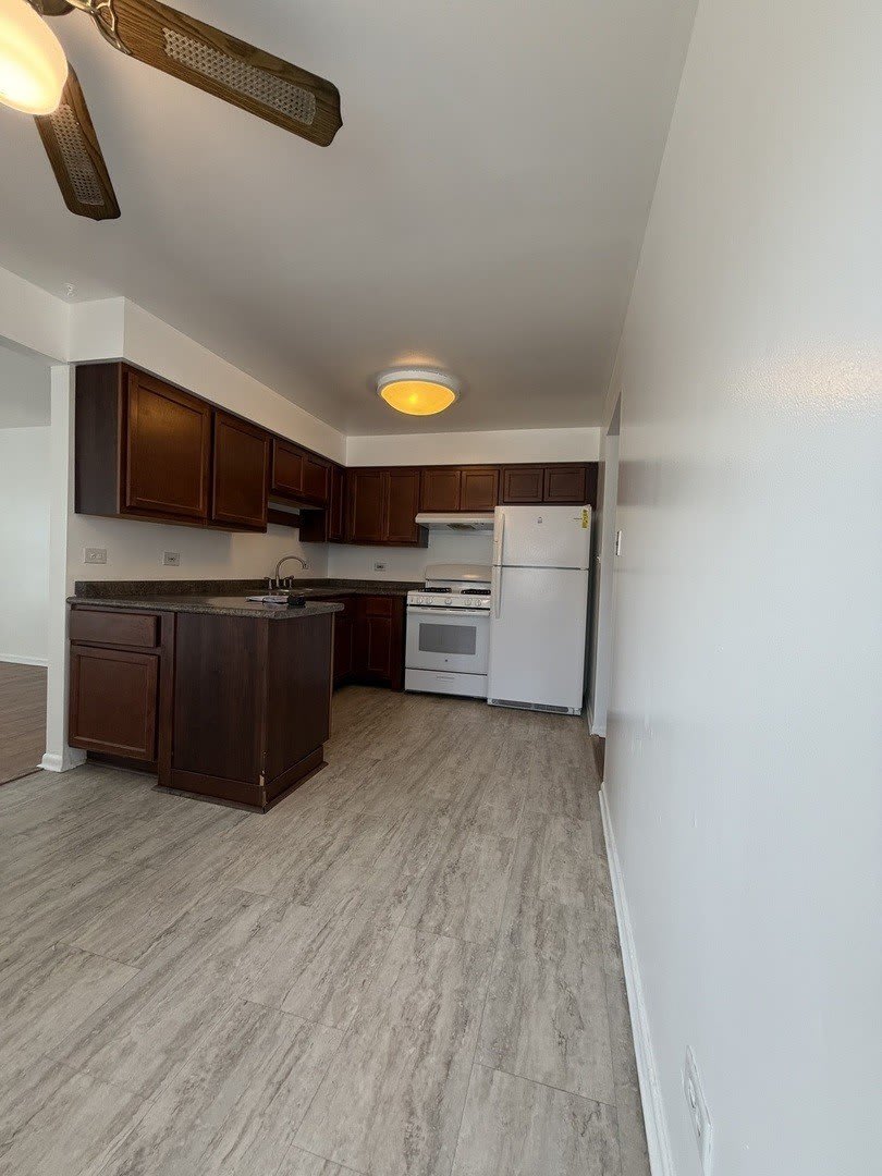 4549 Forest Avenue – photo 5
