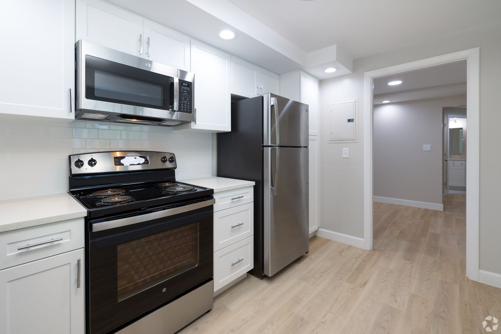 Stonehill Towers – photo 1