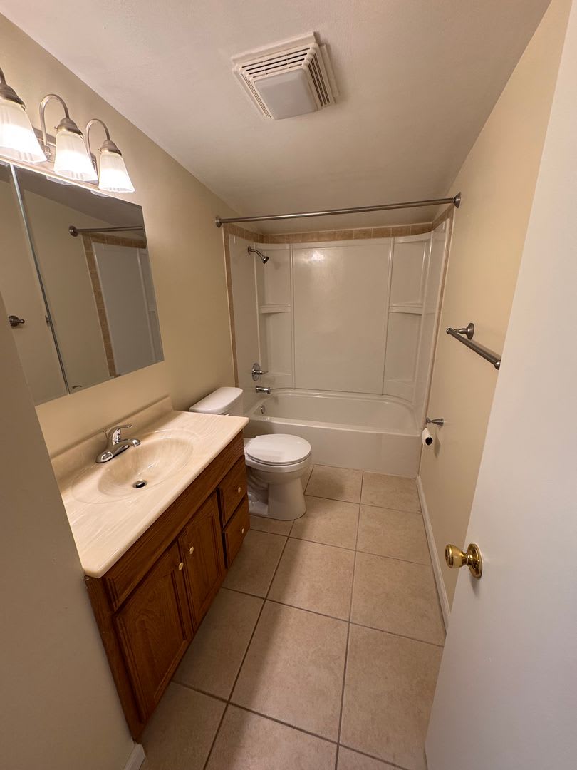 1079 North Ave. – photo 2