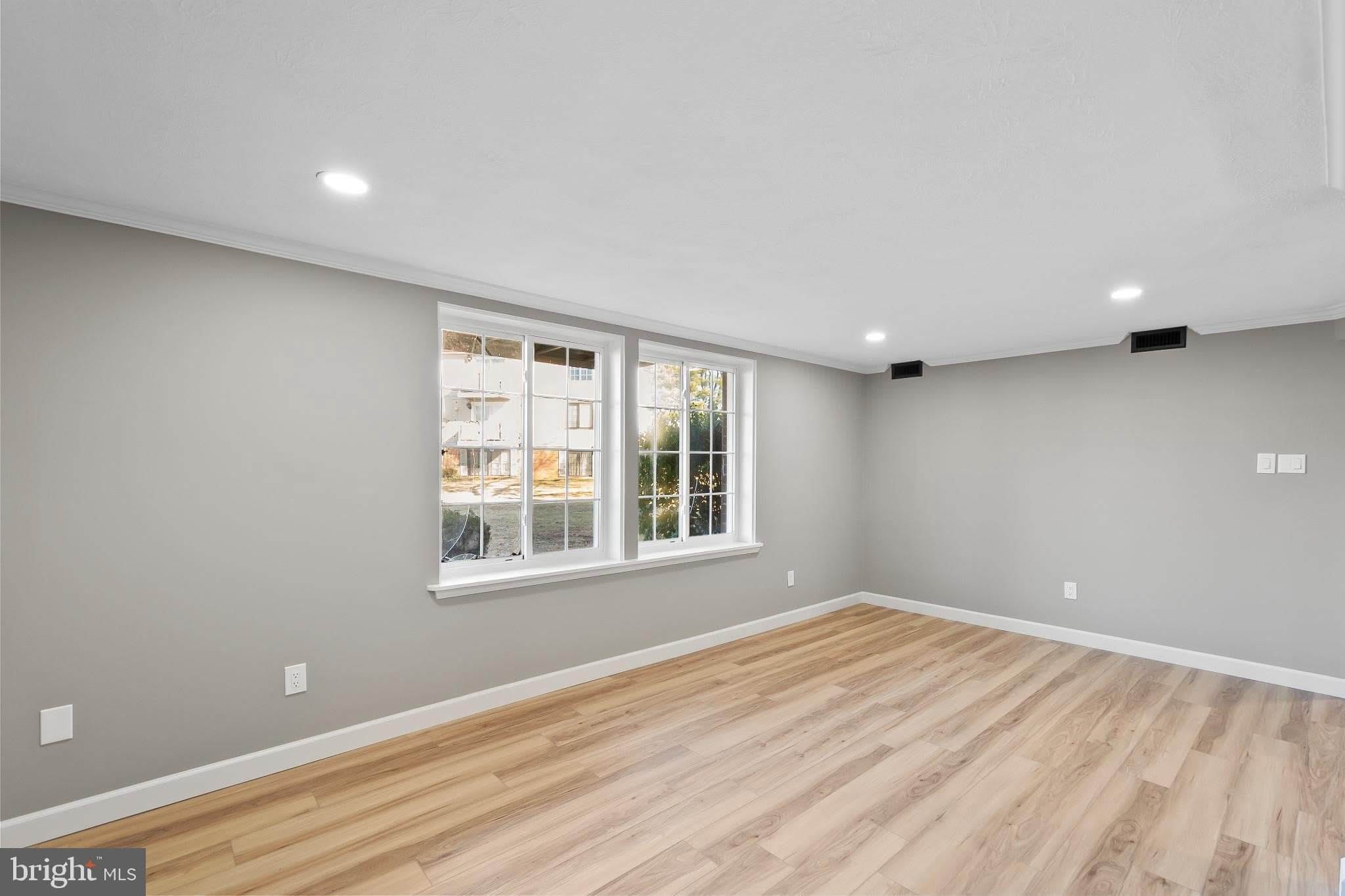8385 BROCKHAM Drive – photo 5
