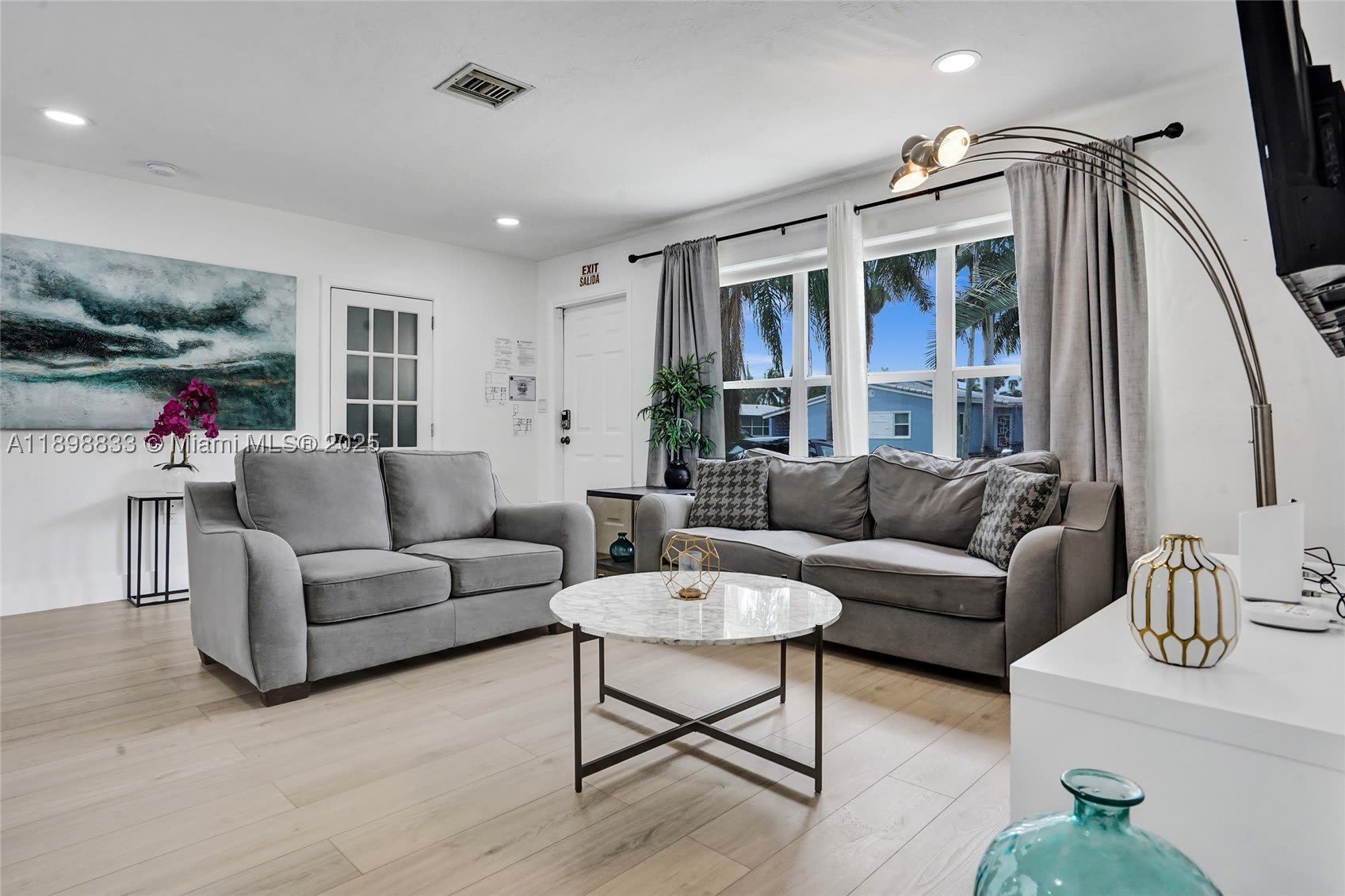 1124 NE 6th St – photo 5