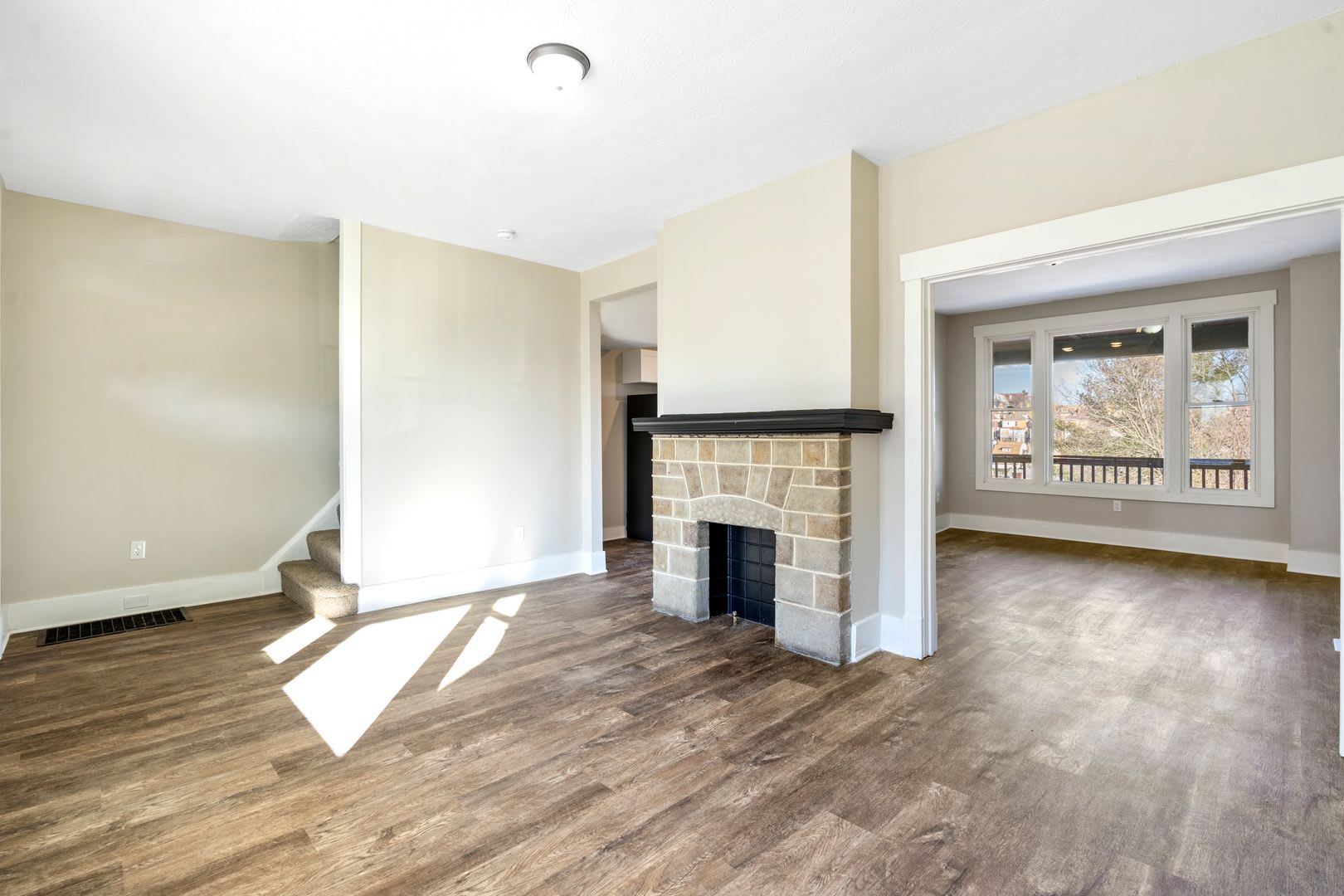 3 Bed 1 Bath Home Central Ac 2Nd Floor Laundry Available September 10Th – photo 5