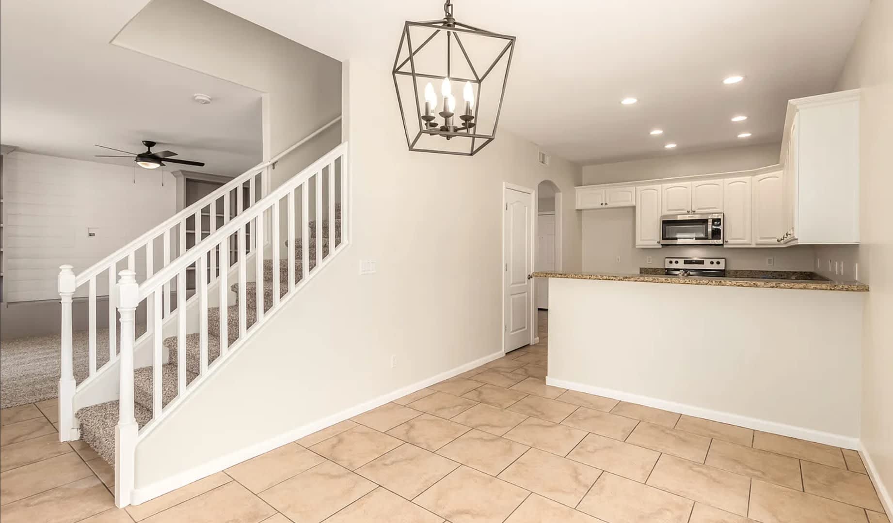 Beautifully Maintained 3 Bedroom Home With Rv Gate Near The Superstition Mountains – photo 5