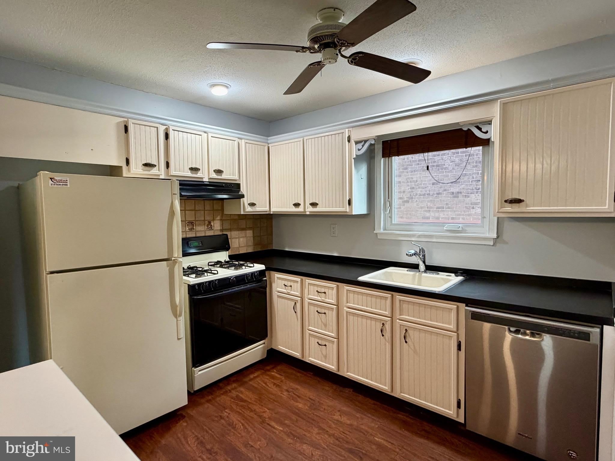 15177 Beverly Drive – photo 5