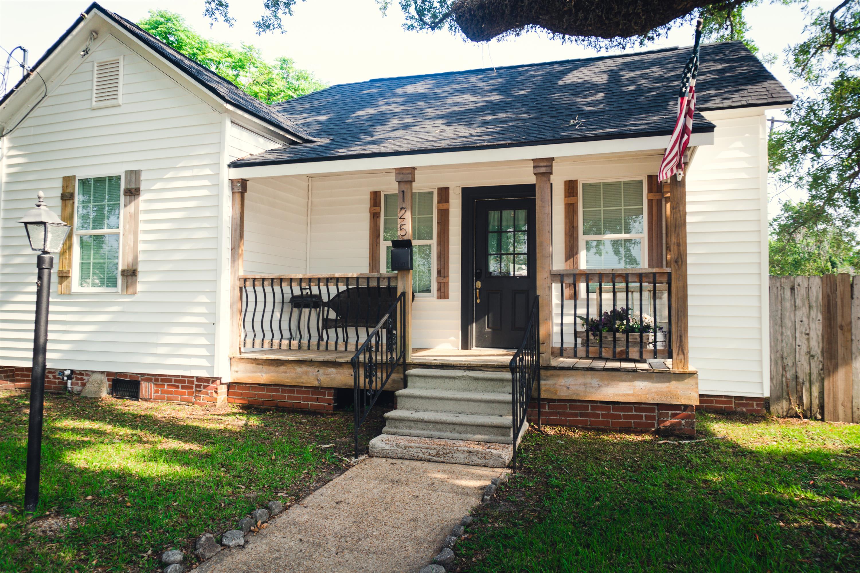 125 East – photo 2