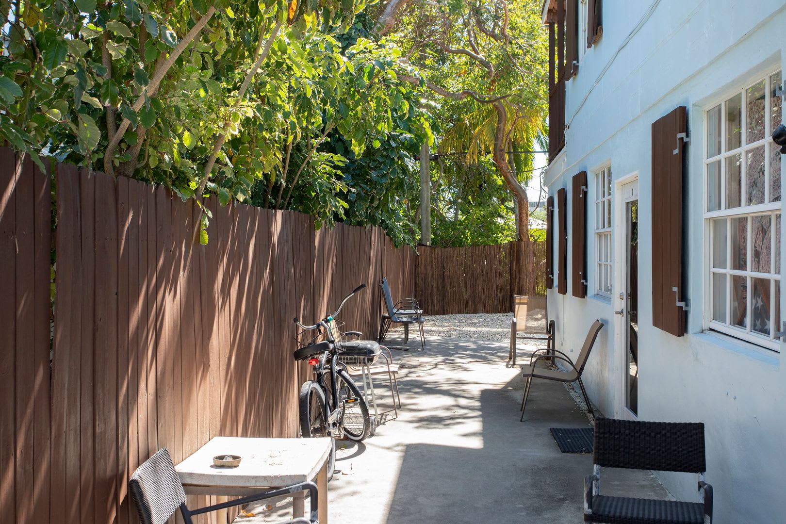 Private 1 bedroom with Bathroom and a Shared kitchen with other 3 bedrooms – photo 2