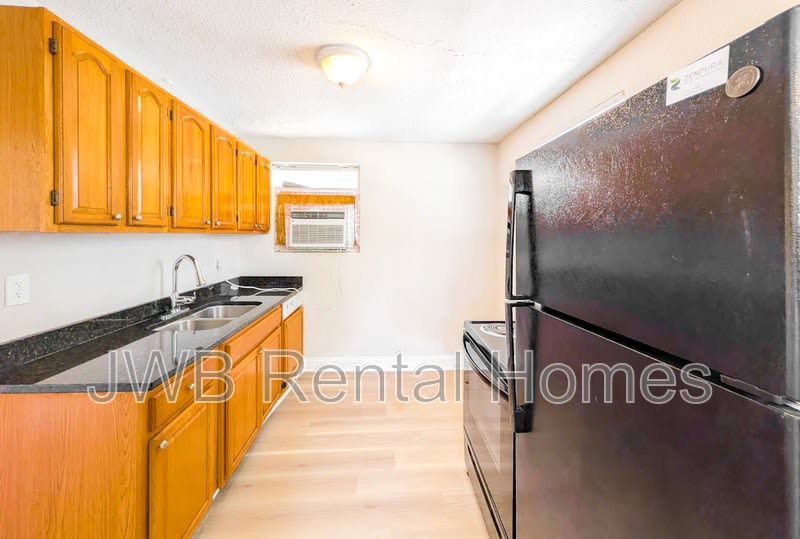 1530 21st St W #3 – photo 3