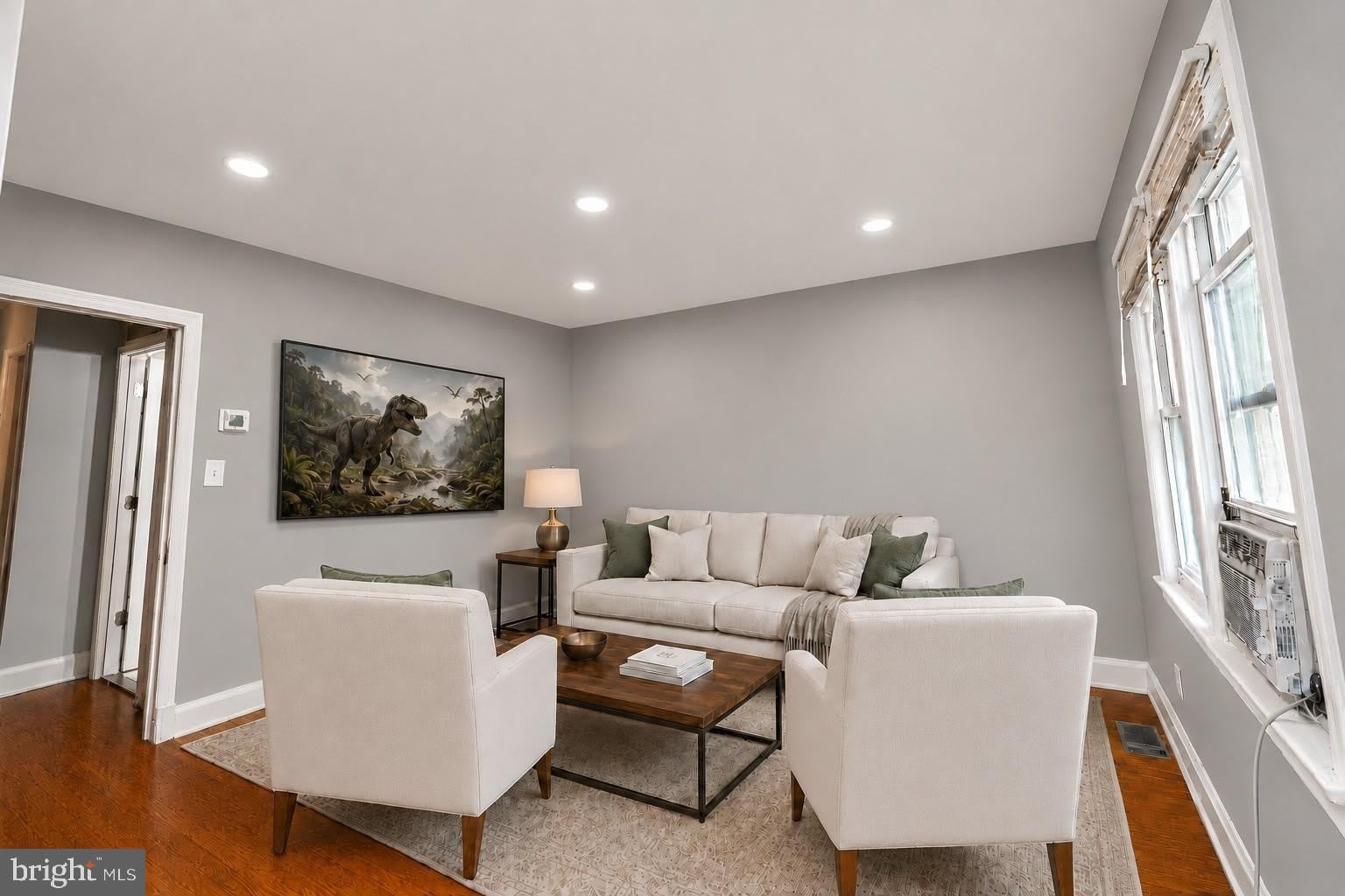 1329 ORREN NE – photo 4