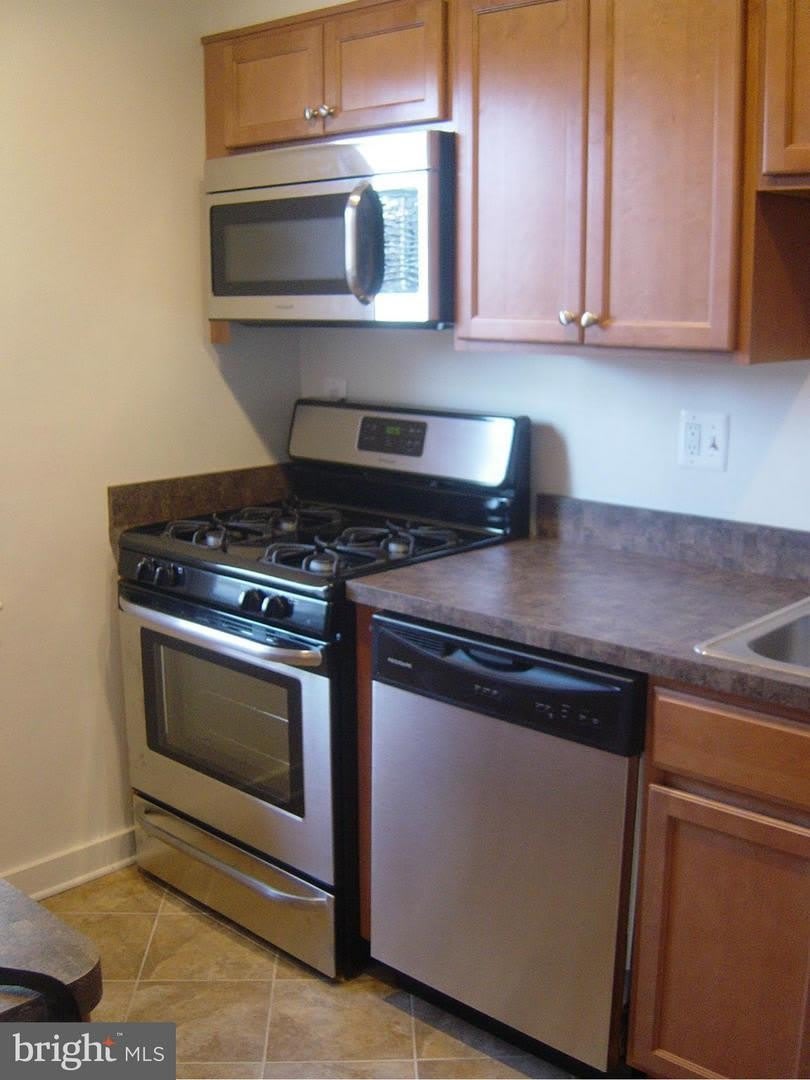 6604 10TH ST #B1 – photo 4