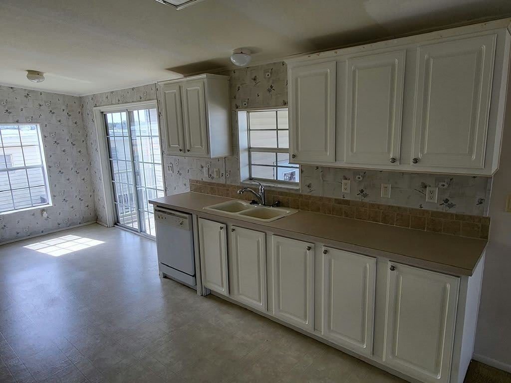 182 Oleander Street – photo 5