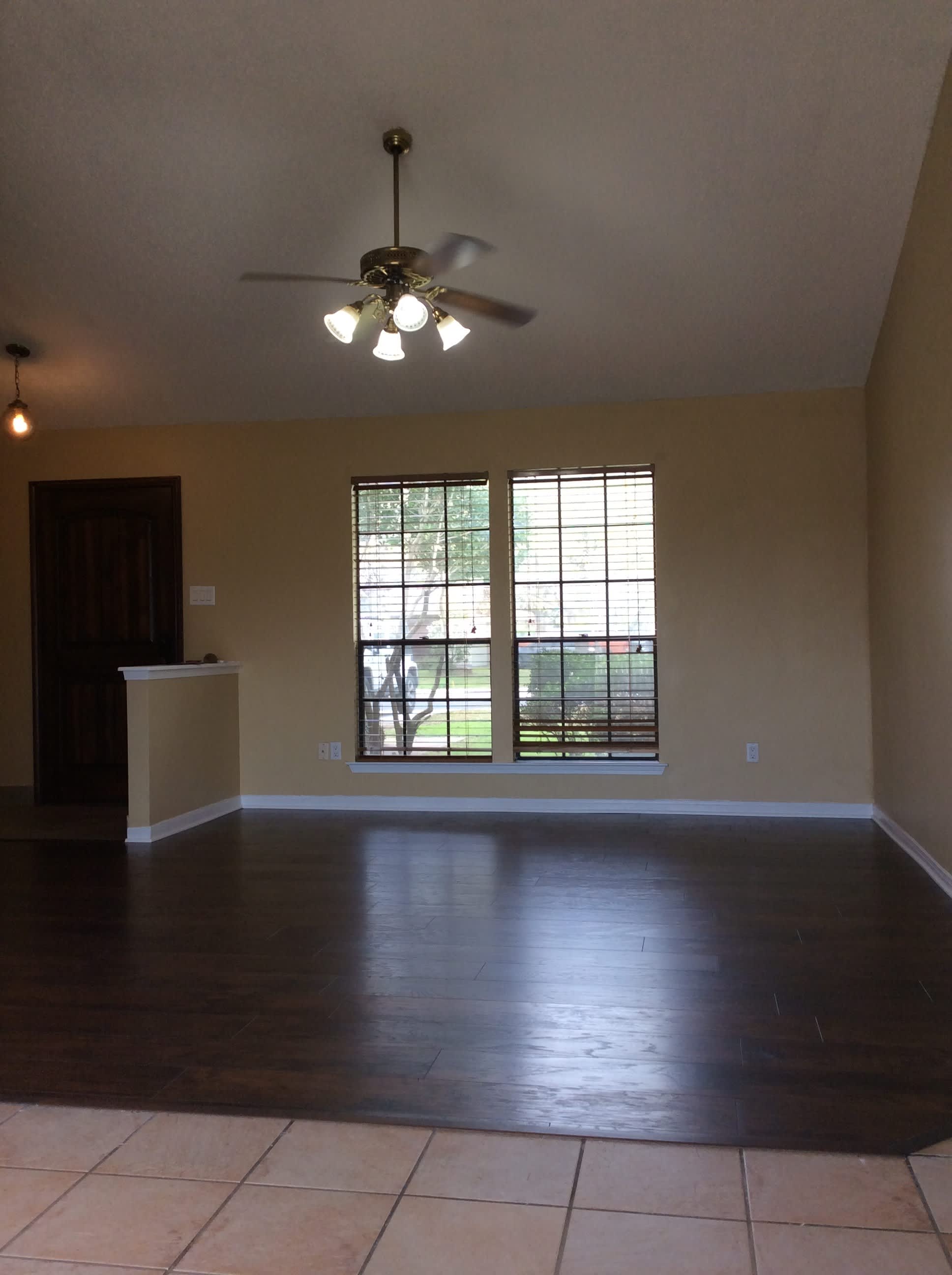 2103 Bluebonnet Dr – photo 2