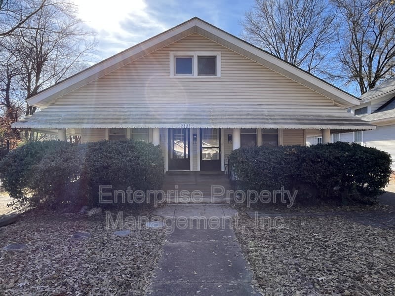 2187 Court Ave – photo 1