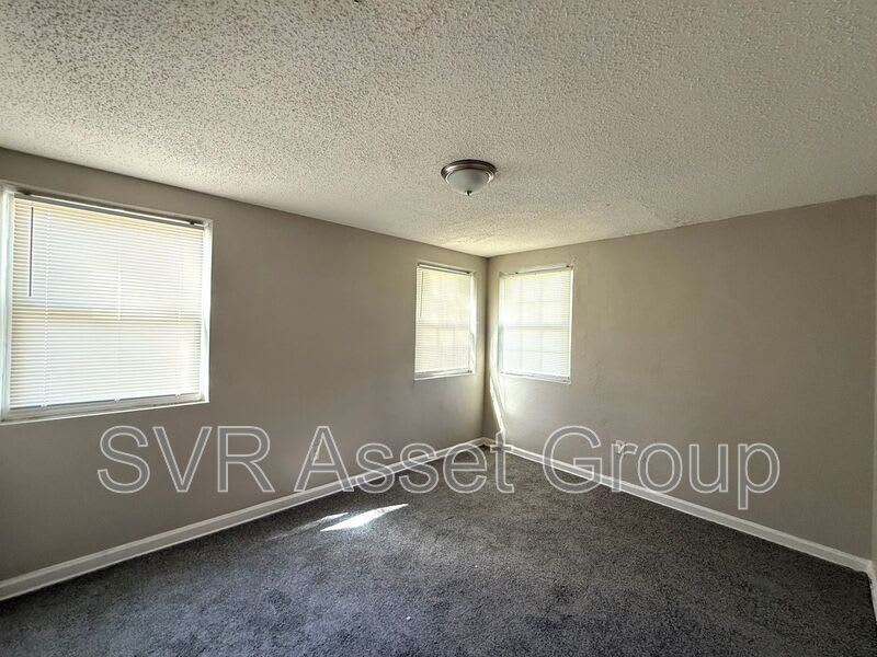 9073 11th Ave – photo 4