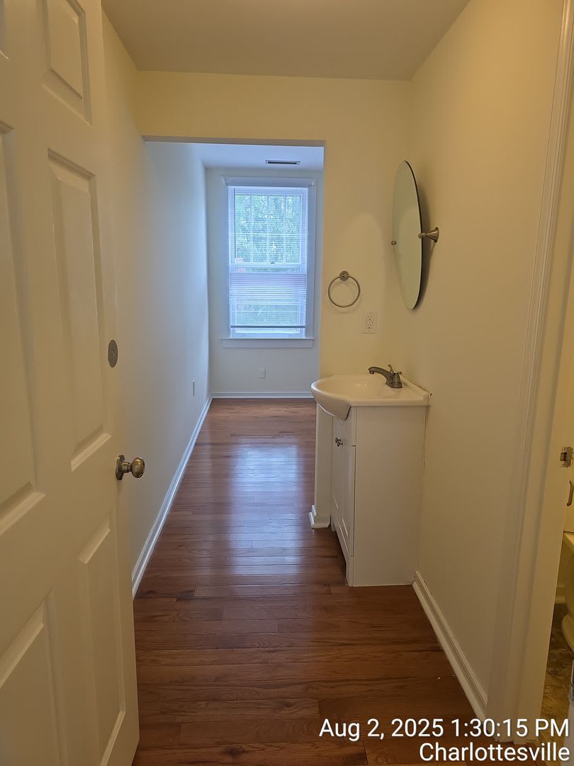 Spacious UVA Area Apartment 610 Rugby Rd Apt C / 3 Bdrm / 3 Bath – photo 5