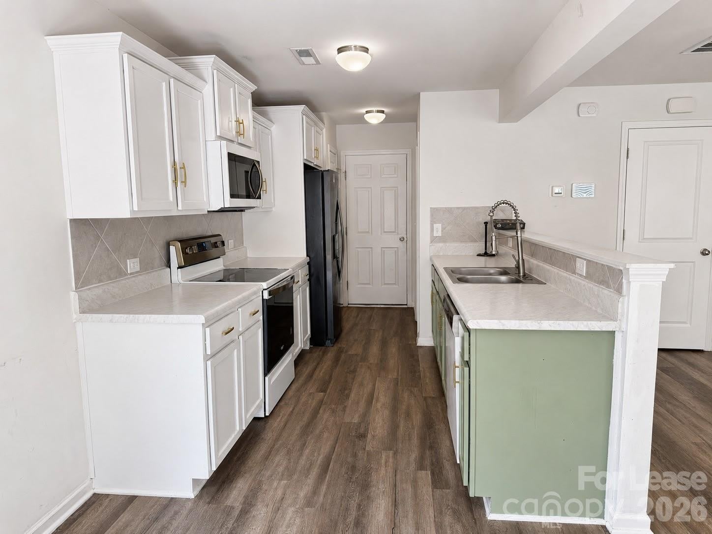 3220 Capitol Drive – photo 4