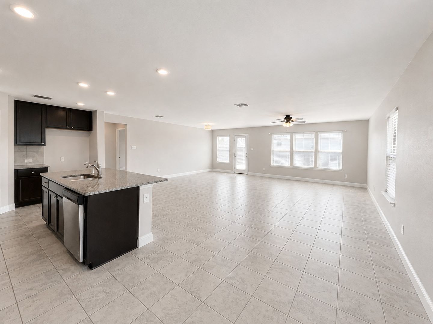 Gorgeous 4 Bedroom Home in the Winn Ridge Community of Aubrey! – photo 5